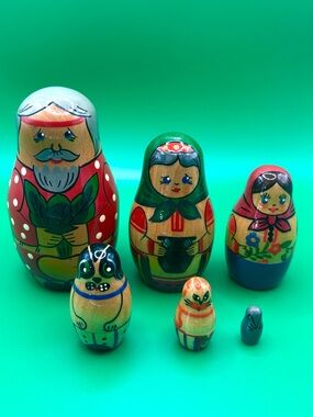 Authentic Hand Painted Russian Nesting Dolls Set (6 Pieces) Traditional Folk Art